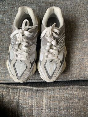 New Balance White and Gray Mesh Suede Running Sneakers